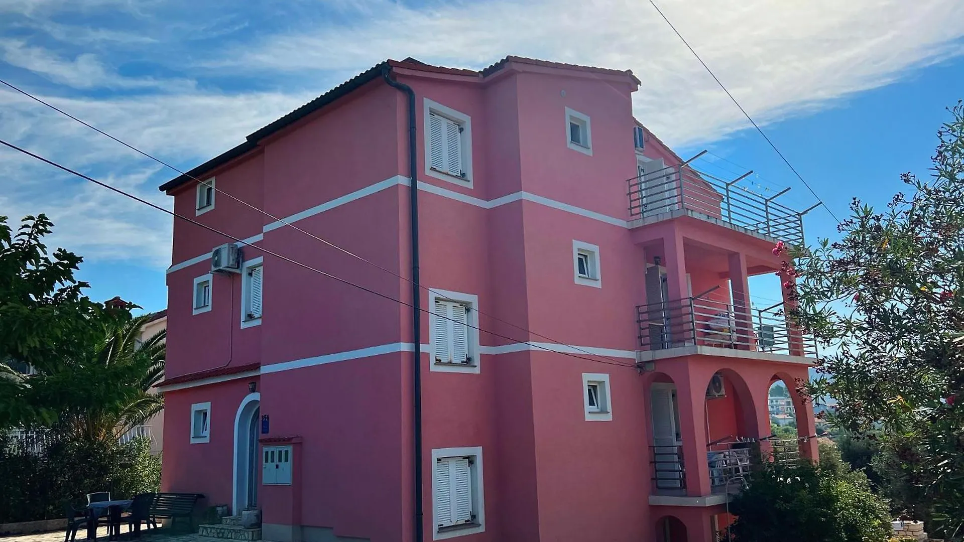 Apartments Aleksandra location